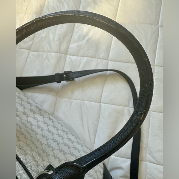 🔥BUNDLE of 4 pieces Authentic Michael Kors Center Stripe - A STEAL OF A DEAL 🔥 - Picture 6 of 16